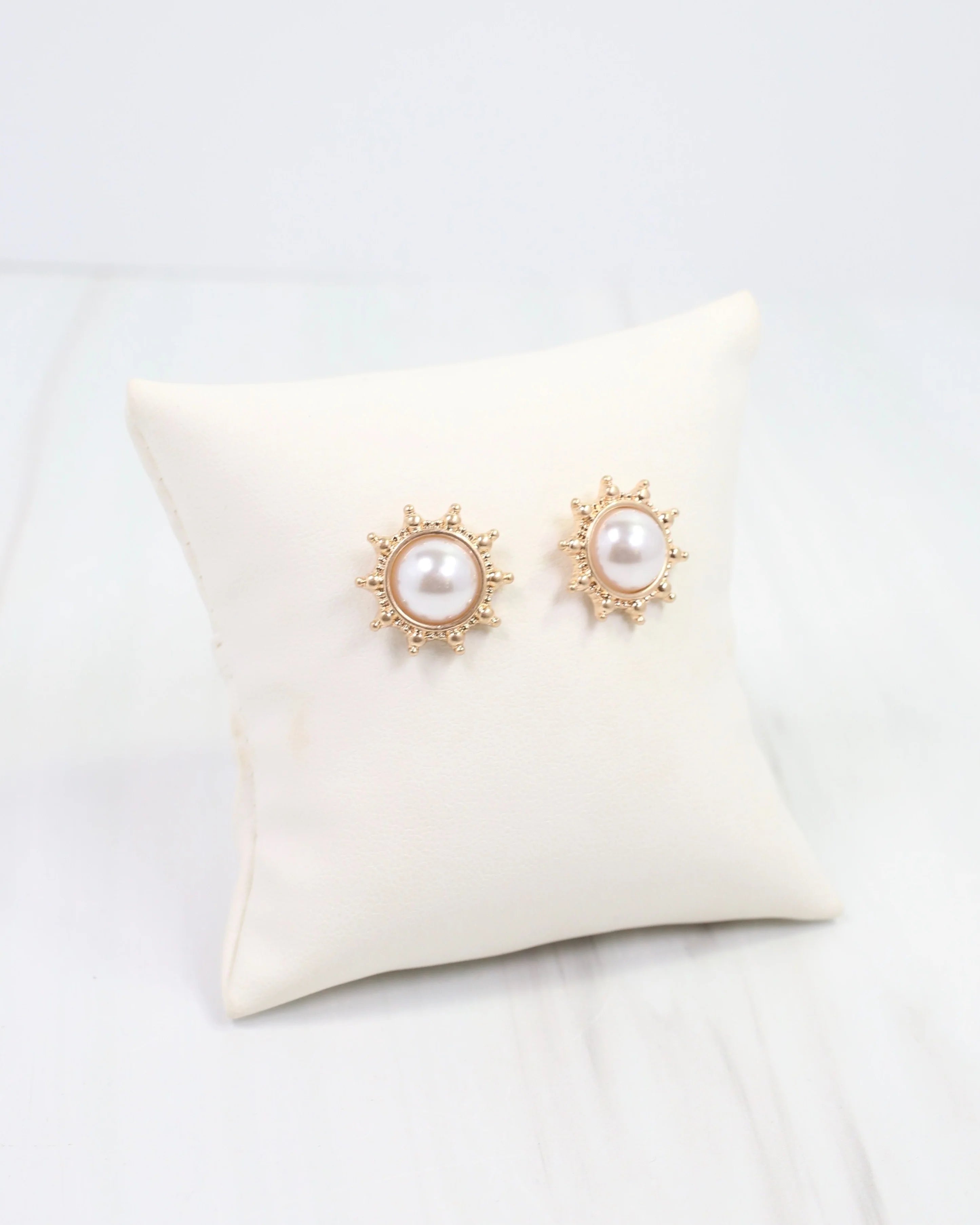 Caroline Hill: Macquarie Pearl Stud Earring Cream