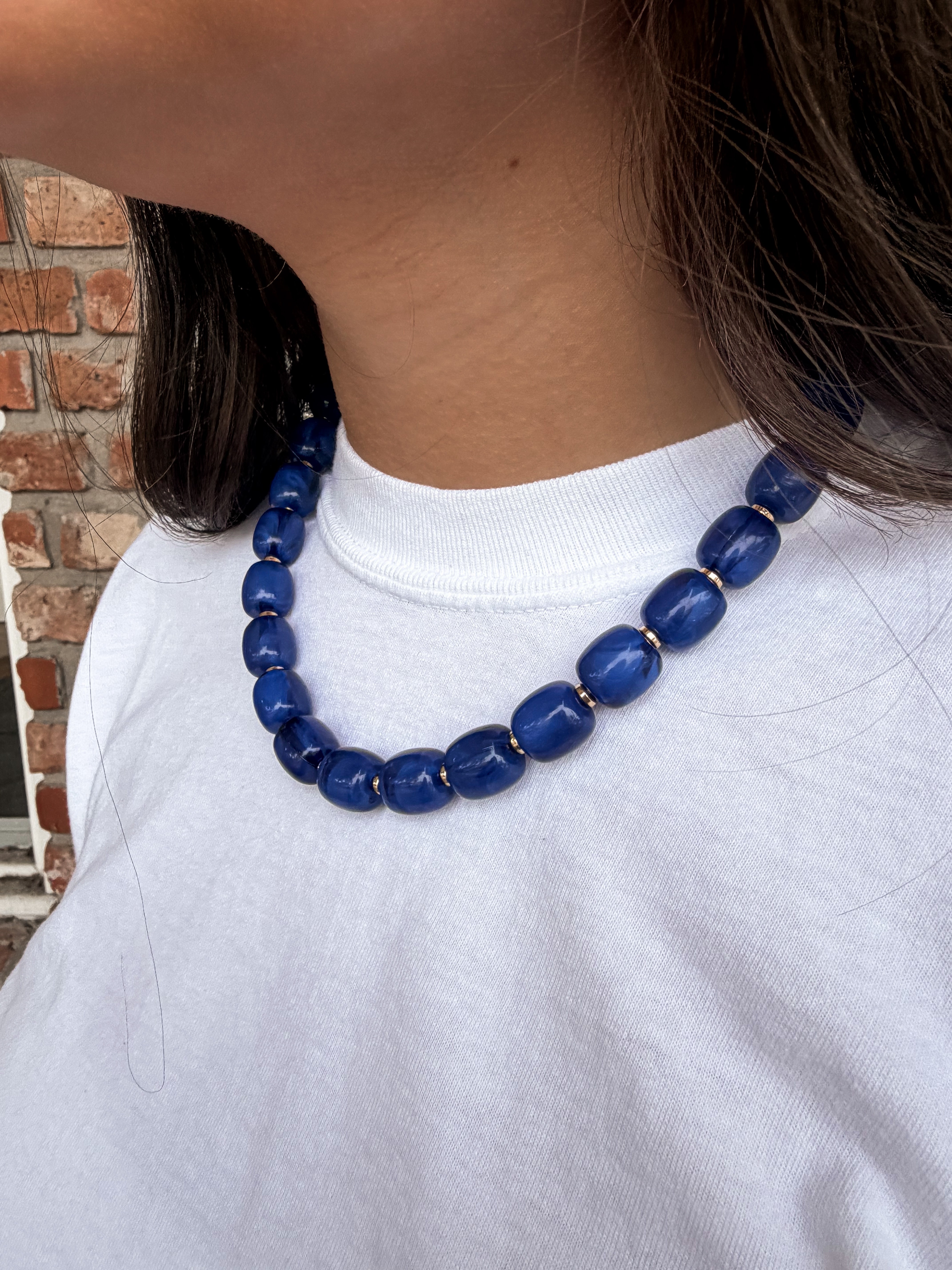 Caroline Hill: Karsyn Beaded Magnetic Necklace - Navy