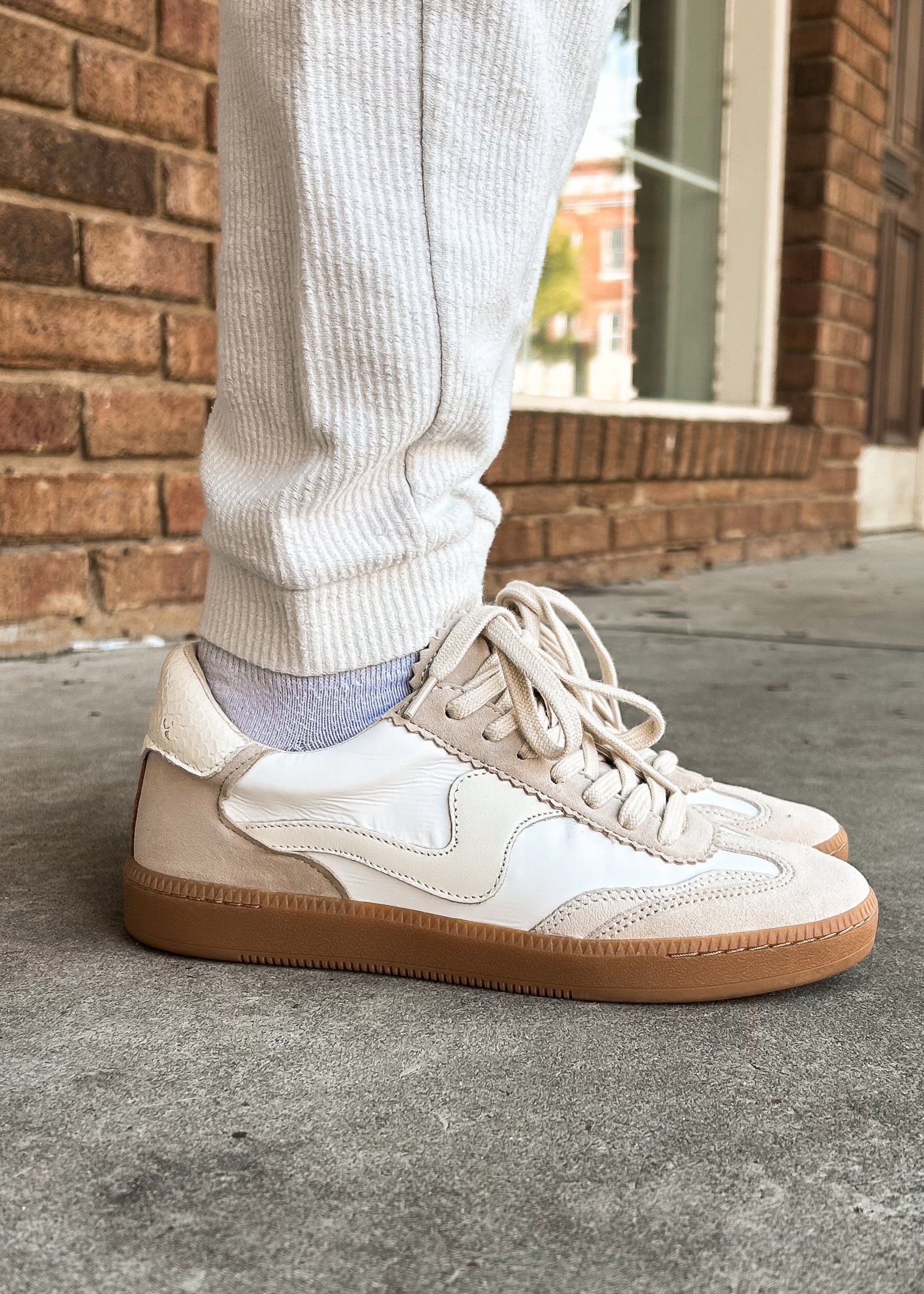 Dolce Vita: Notice Sneaker, Ivory