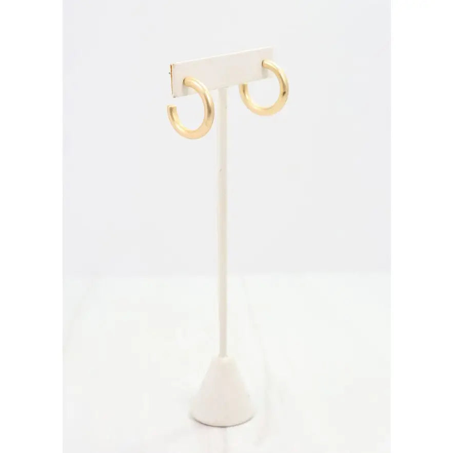 Caroline Hill: Isaacs Hoop Earring Matte Gold