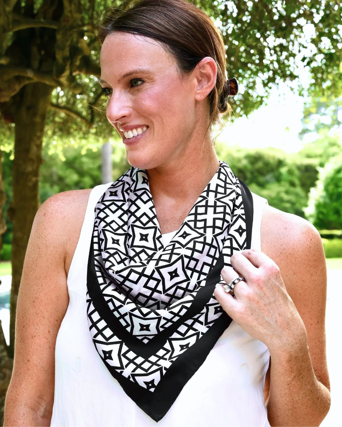 Caroline Hill: Langston Geometric Scarf Medium Black White