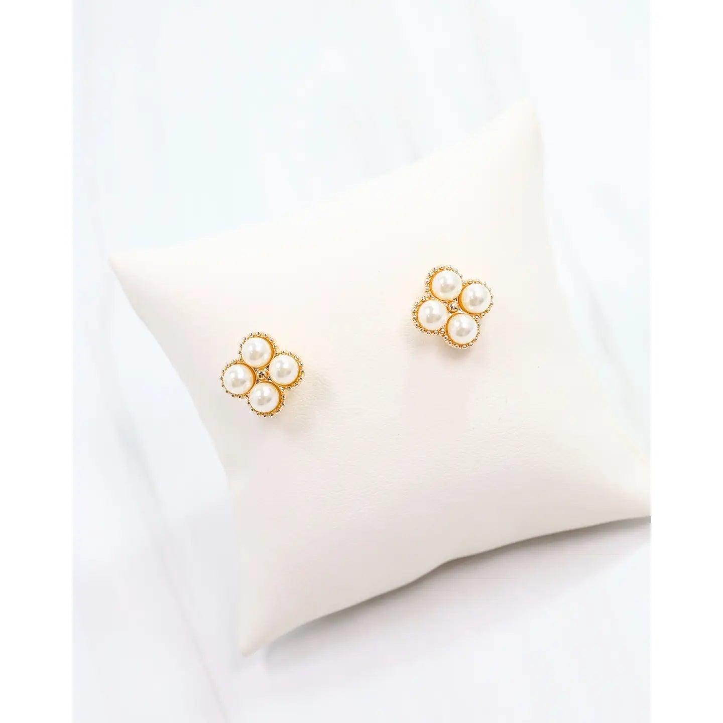 Caroline Hill: Larson Pearl Stud Gold