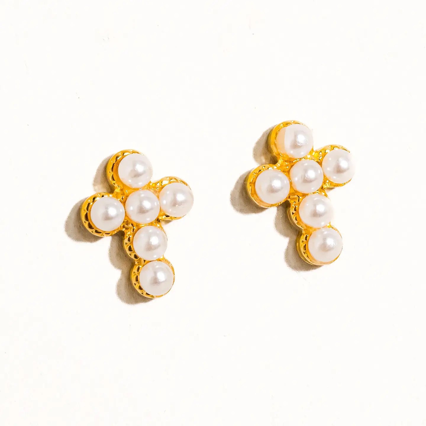 Flanerie: Telo 18K Non-Tarnish Pearl Cross Stud