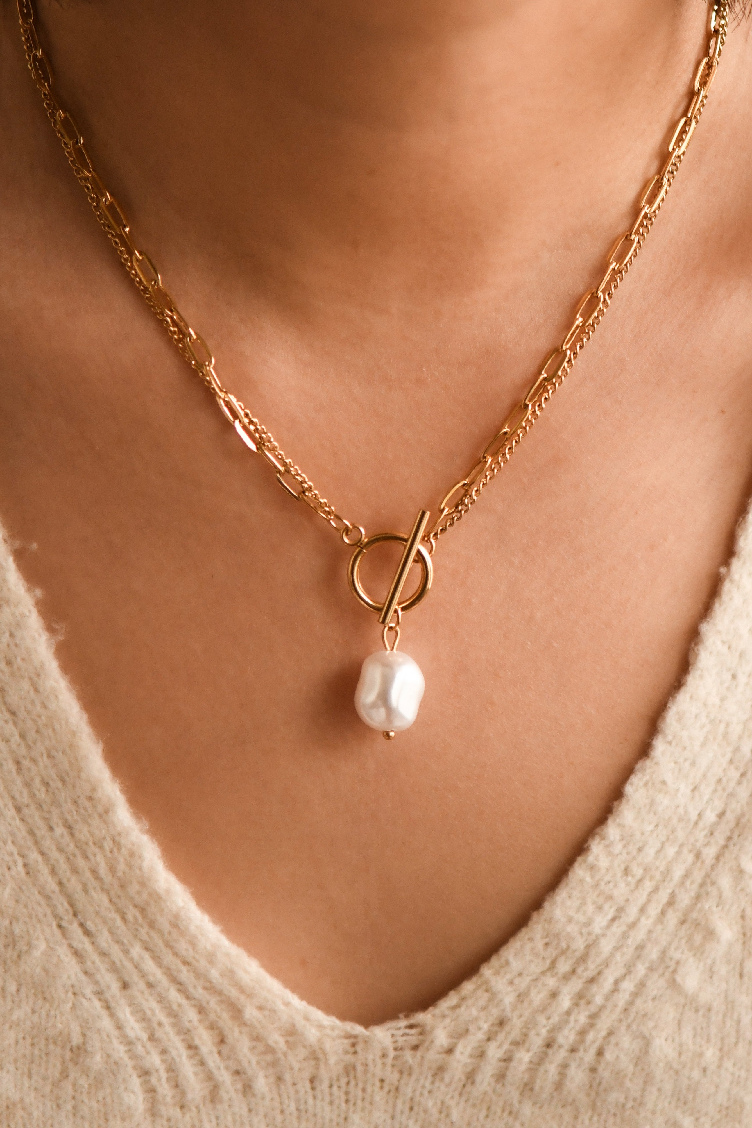 Large Pearl Clasp Necklace