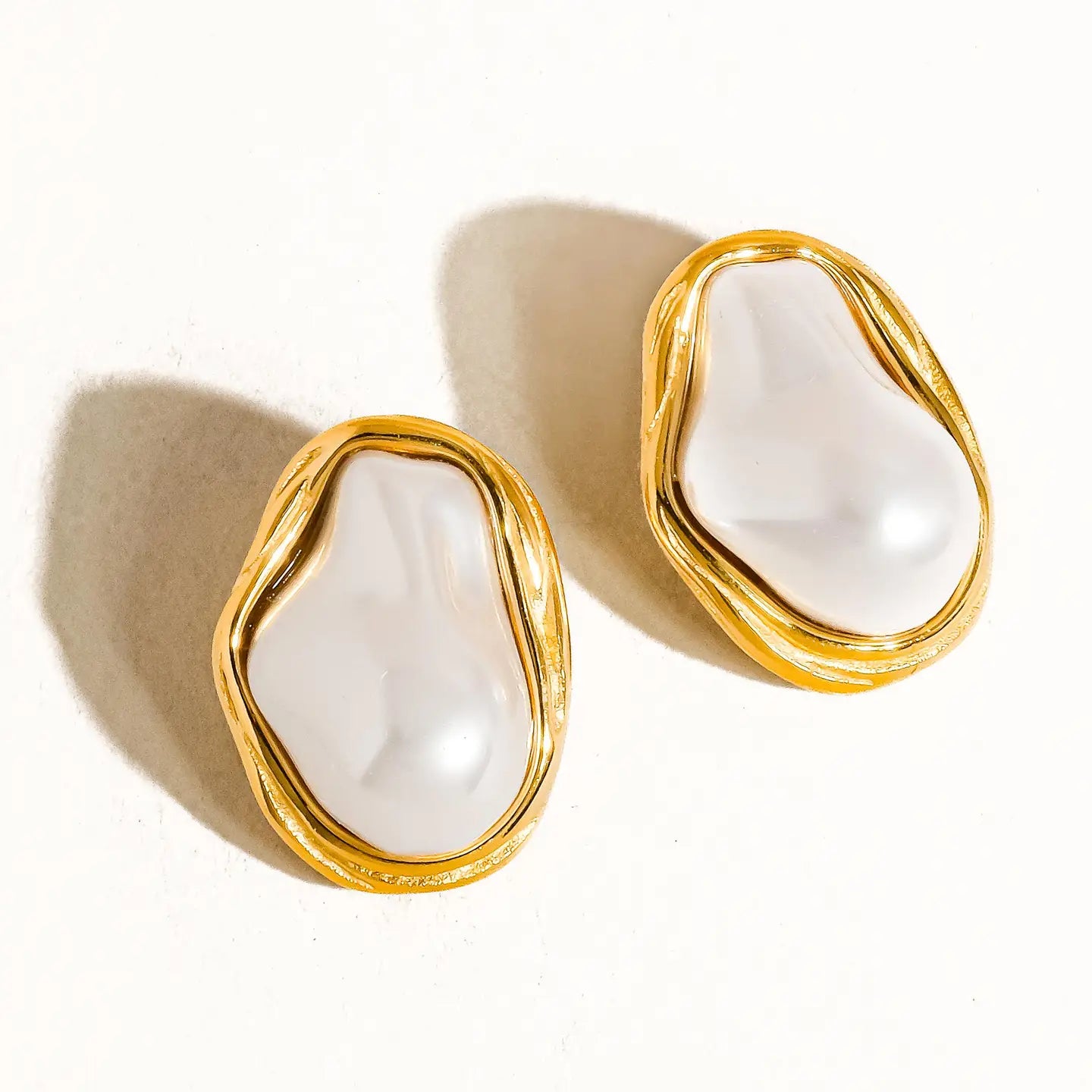 Flanerie: Yasmin 18K Gold Non-Tarnish Classic Pearl Round Earring