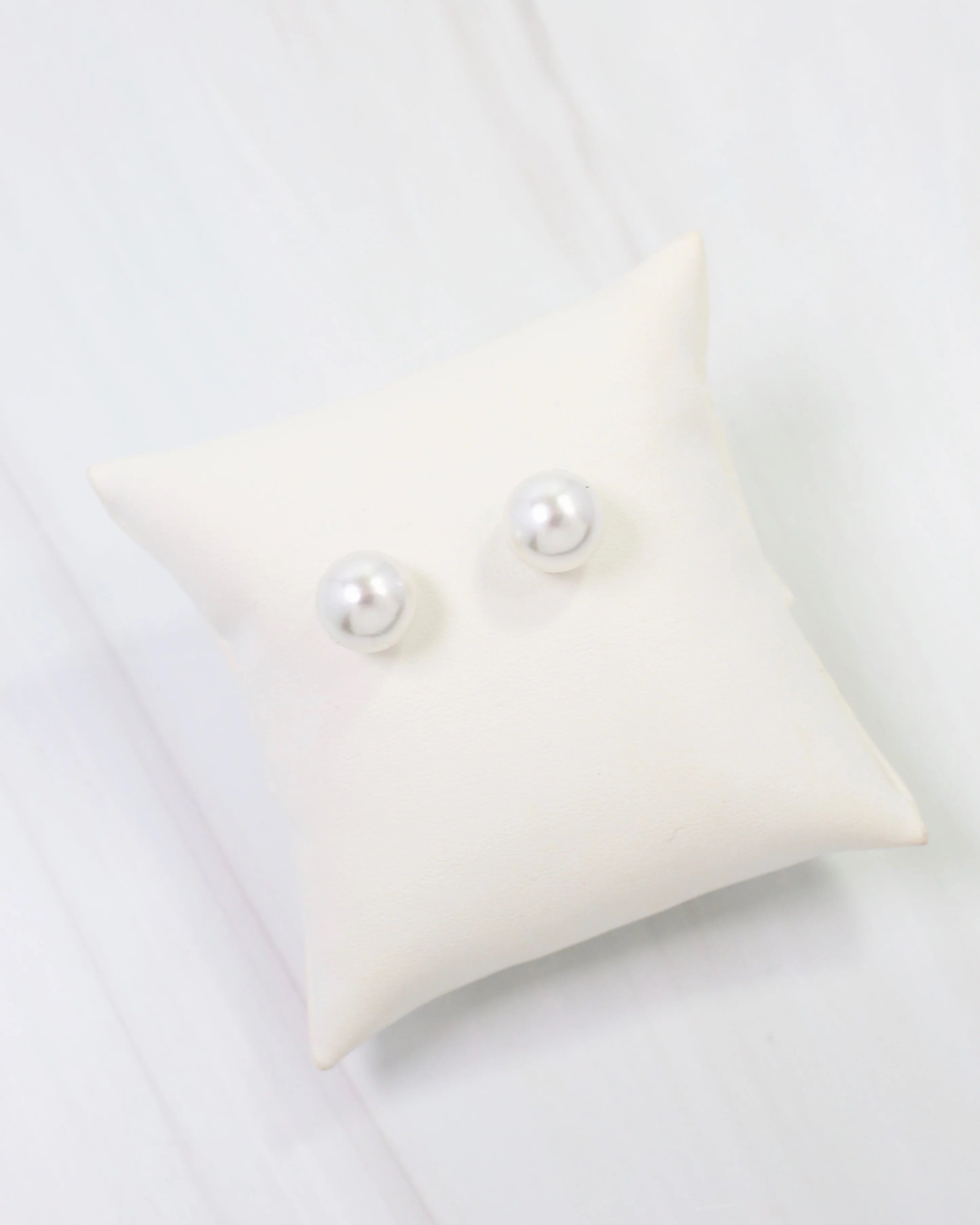 Caroline Hill: Greenwood Pearl Stud Earring Cream