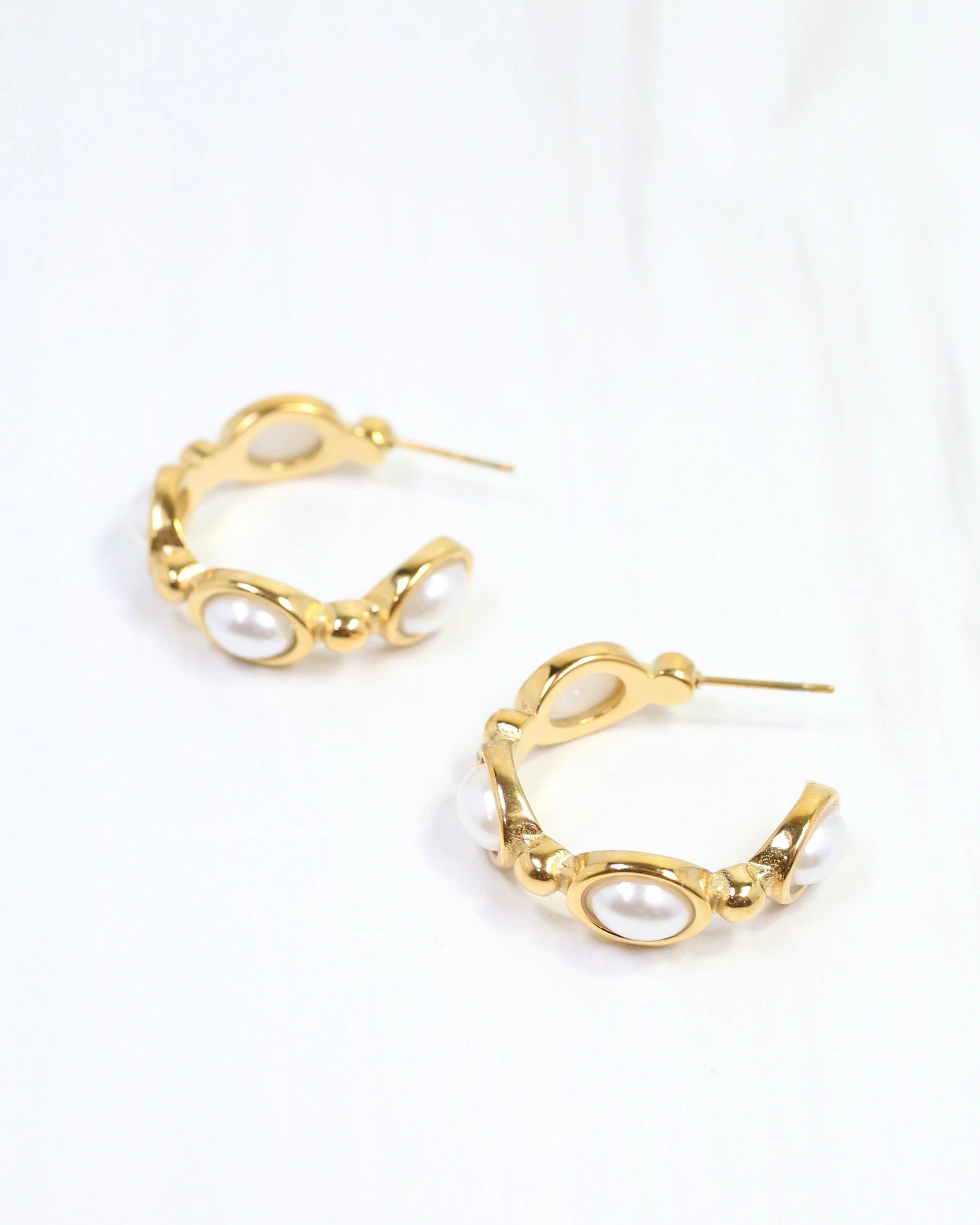 Caroline Hill: Daira Pearl Hoop Earrings