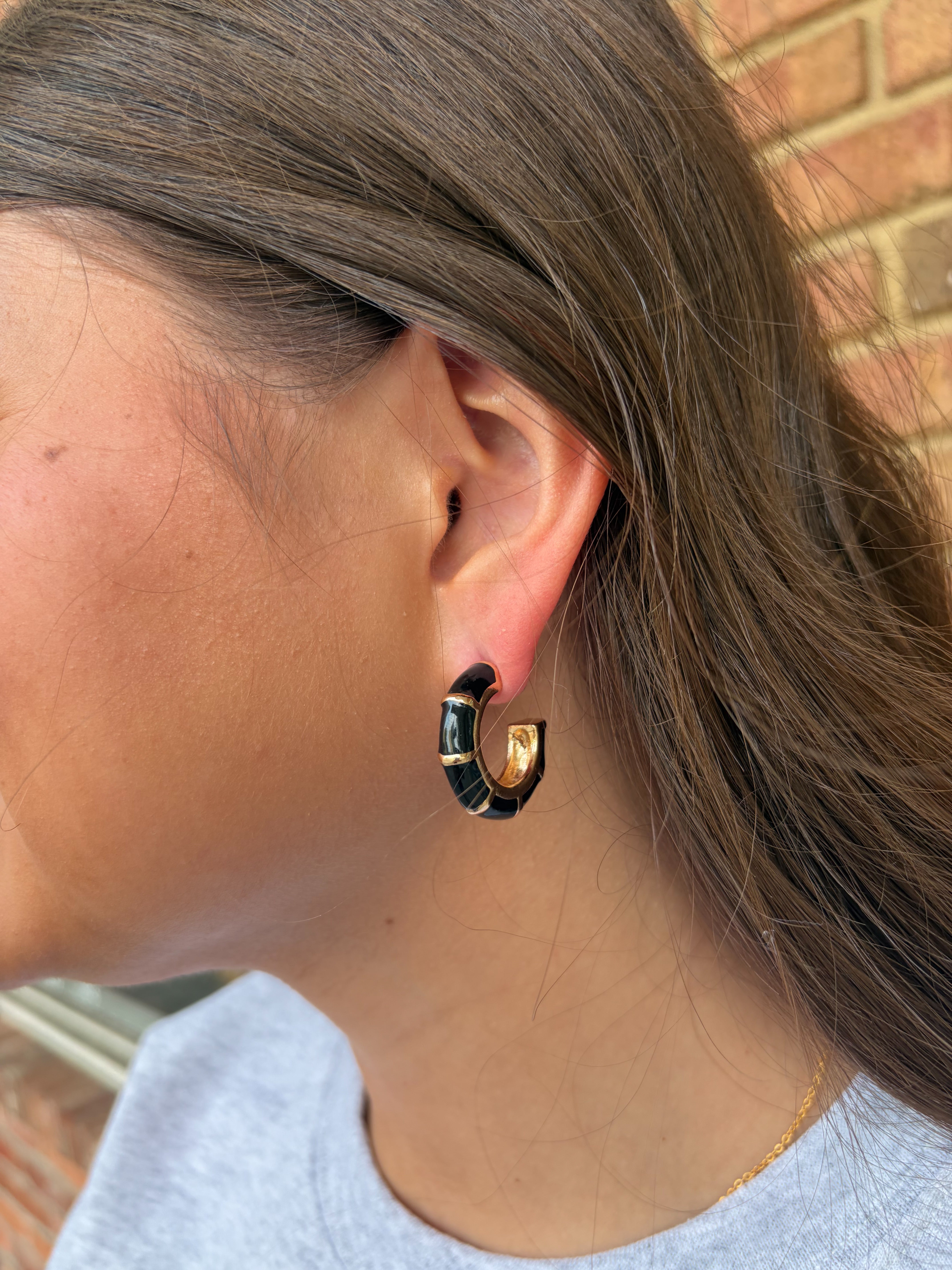 Caroline Hill: Britt Bamboo Enamel Hoop Earring Black