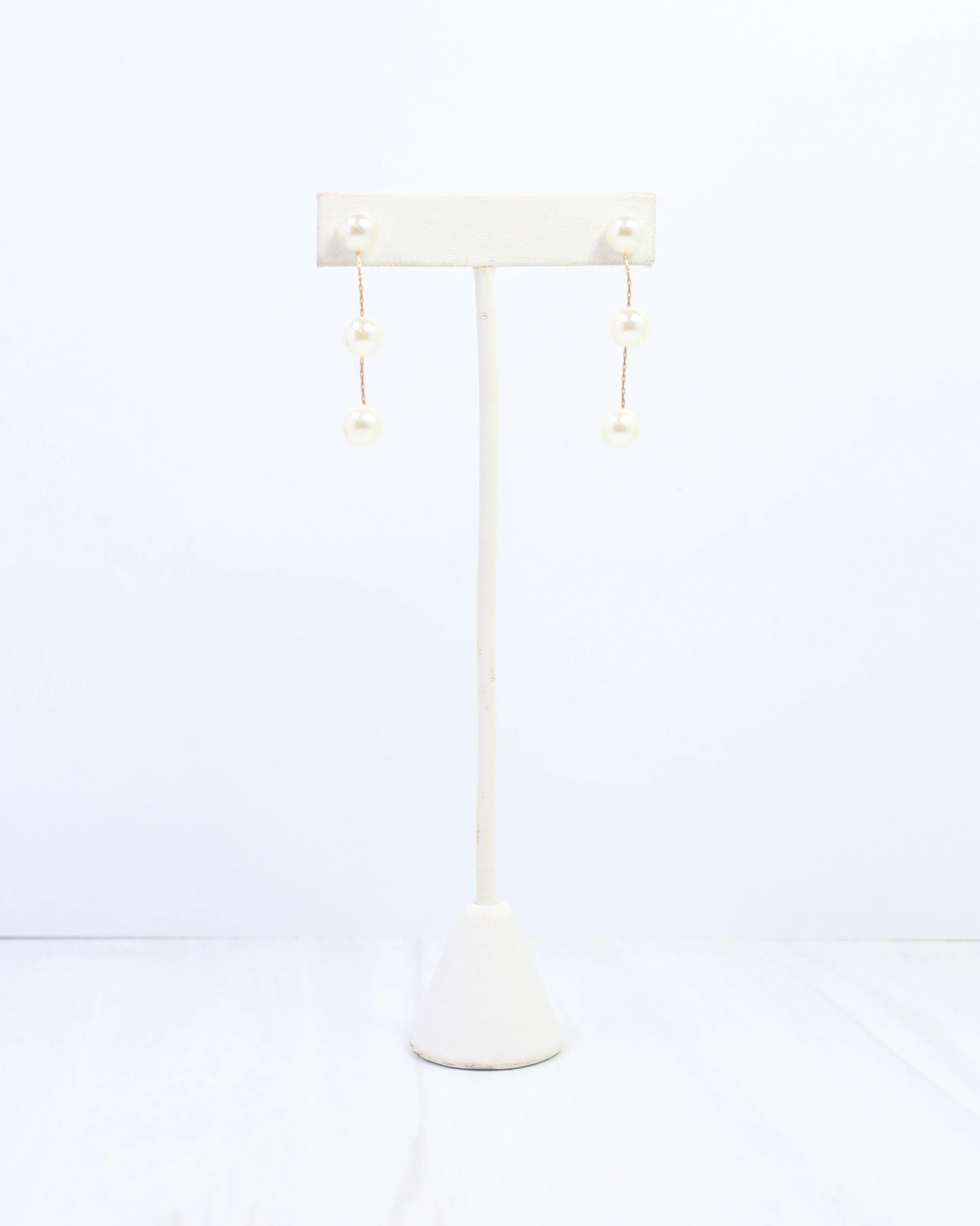 Caroline Hill: Benedict Three Pearl Drop Earring Cream