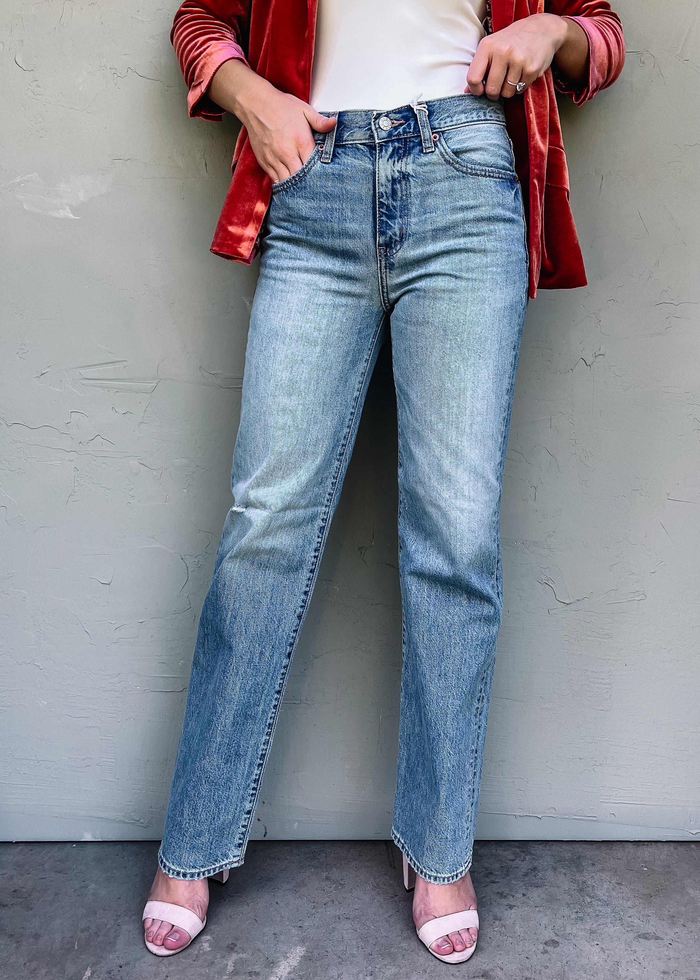 IWRUHZY Ladies High Waist Wide-leg Denim Jeans Straight Leg Pants with  Petal Pocket 2206P 