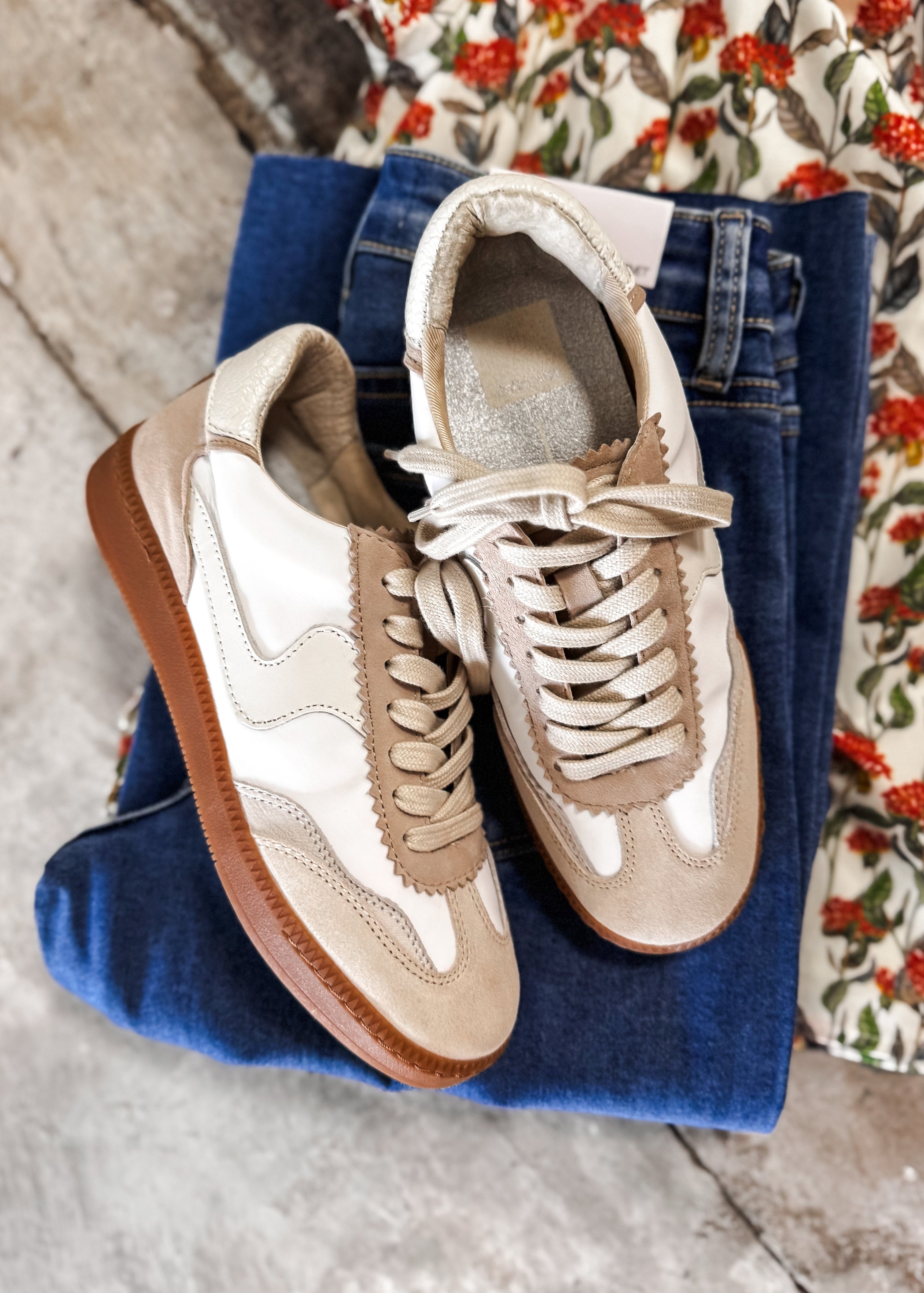 Dolce Vita: Notice Sneaker, Ivory