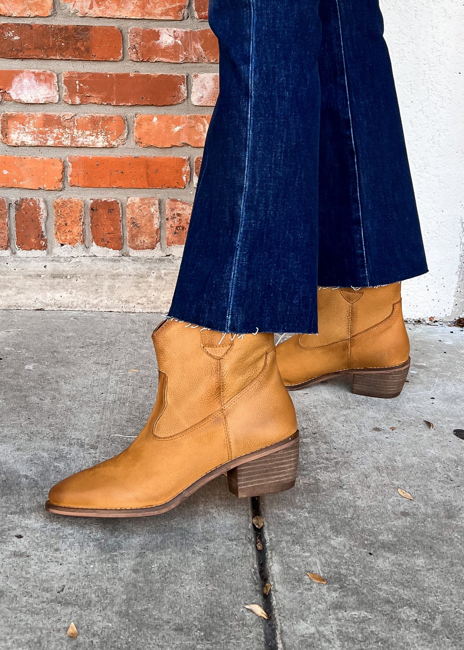 Diba True: Outta Town Boot, Cognac