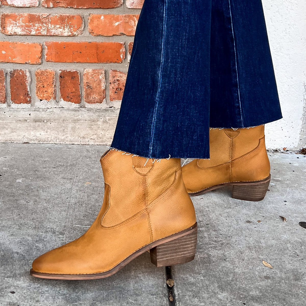 Diba True: Outta Town Boot, Cognac