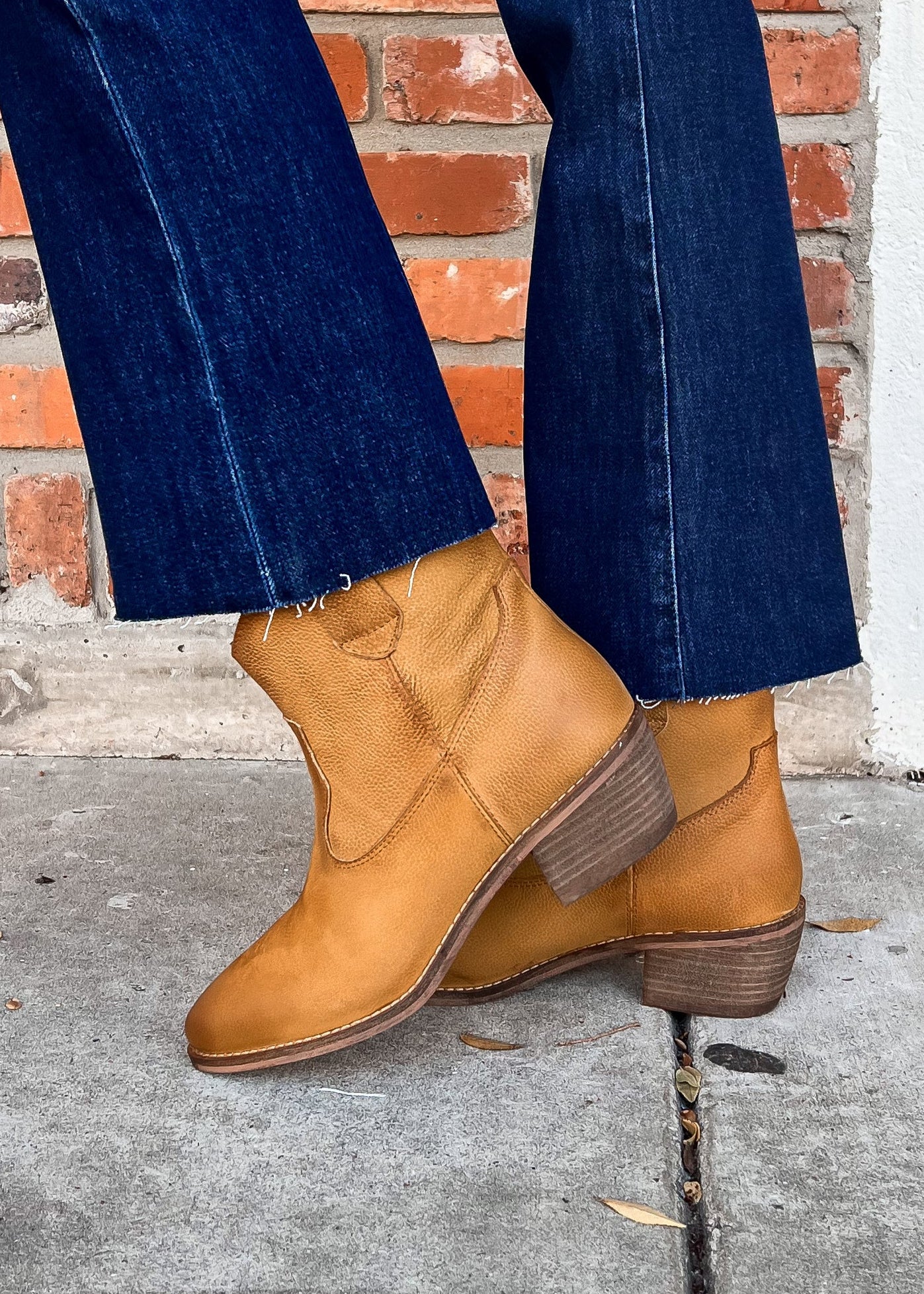 Diba True: Outta Town Boot, Cognac