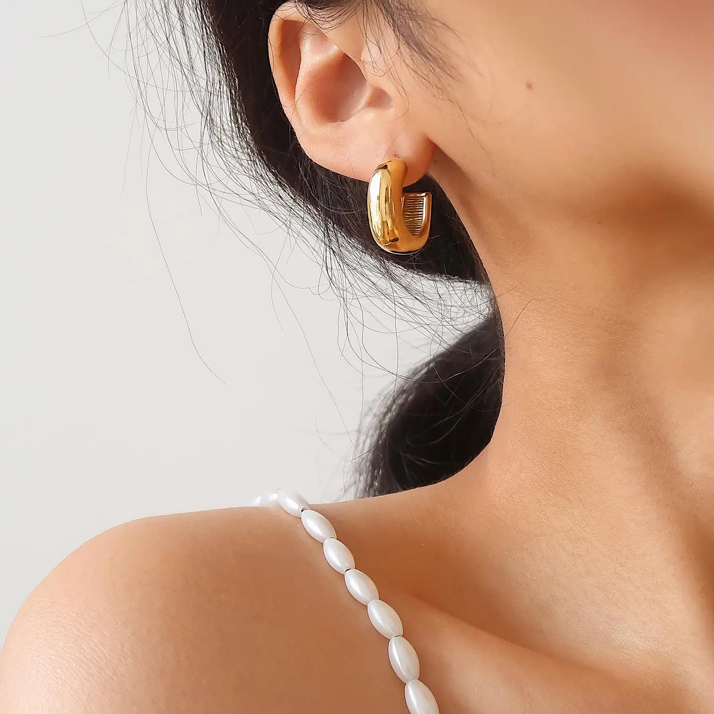 Flanerie: Demi Classic C Hoop Earring